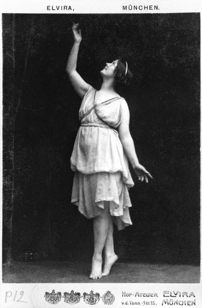 Isadora Duncan (1877-1927) c.1903-04 by Elvira Studio